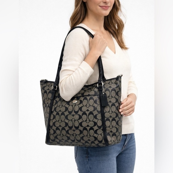 Coach Handbags - Coach Black/Grey Coated Canvas and Leather Peyton Signature Pocket Tote Purse